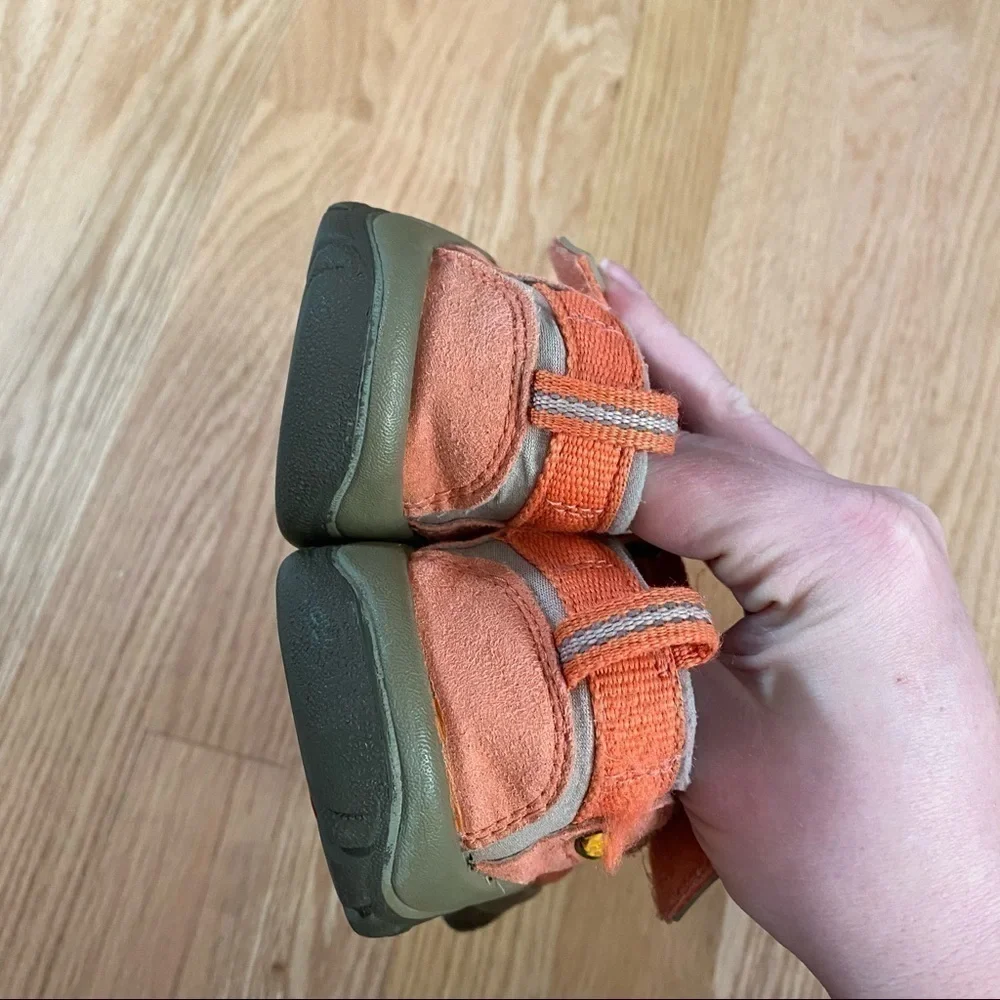 Keen Sandals Sz 1 Youth Kids Waterproof Orange Caged Toe Outdoors